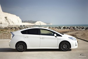 Toyota-Prius 2011 images